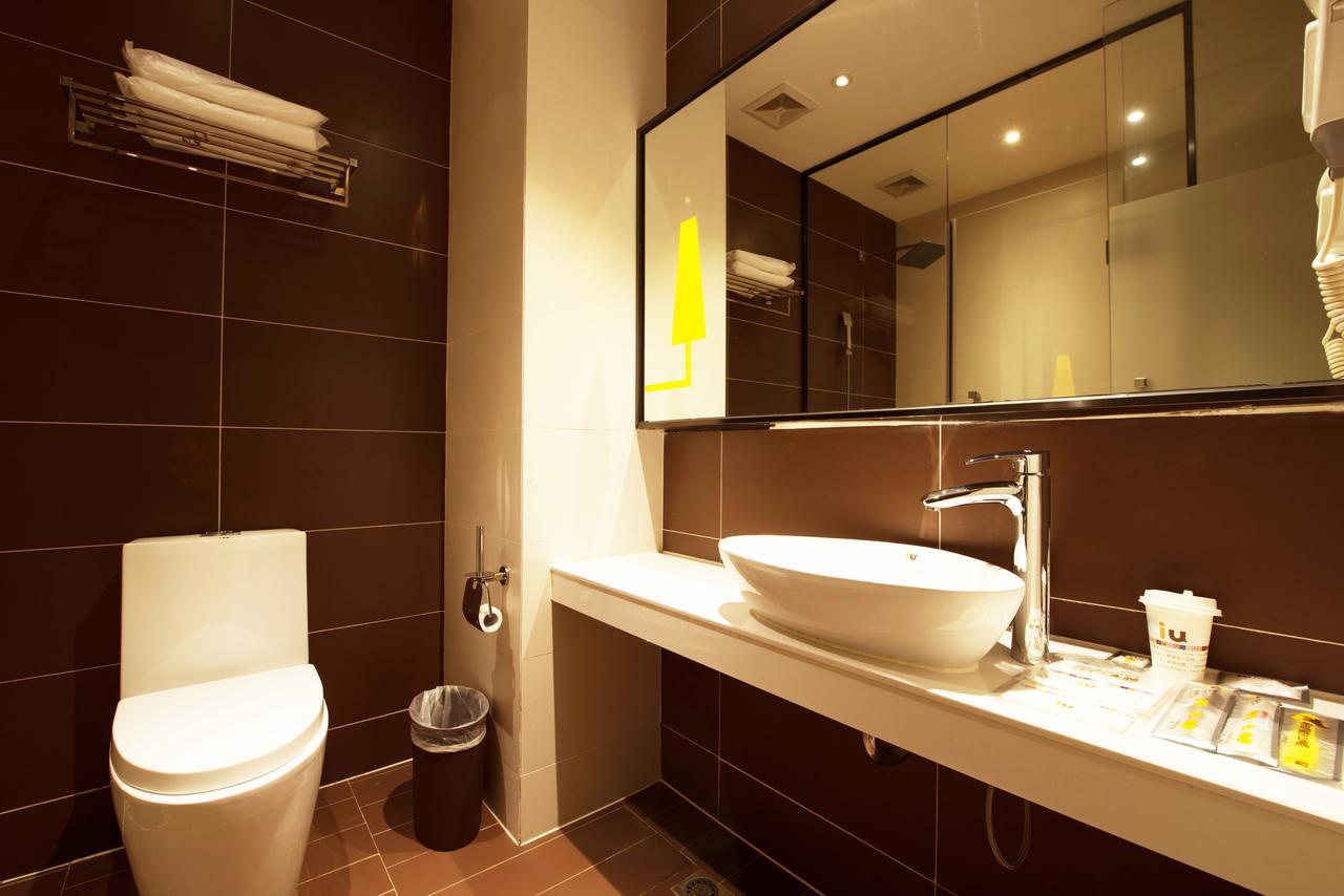 Iu Hotel Shanghai Dongchuan Road Metro Station Xangai Exterior foto