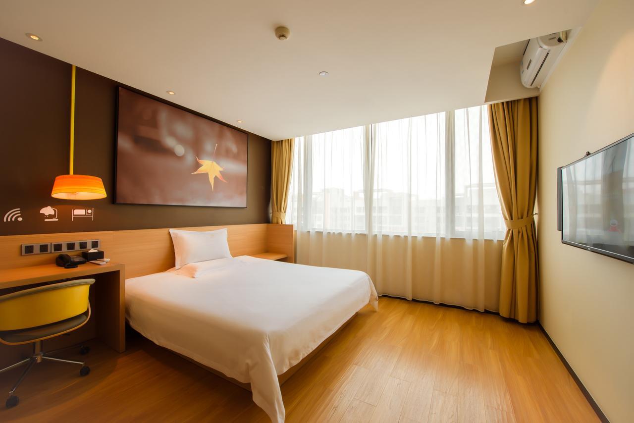 Iu Hotel Shanghai Dongchuan Road Metro Station Xangai Exterior foto